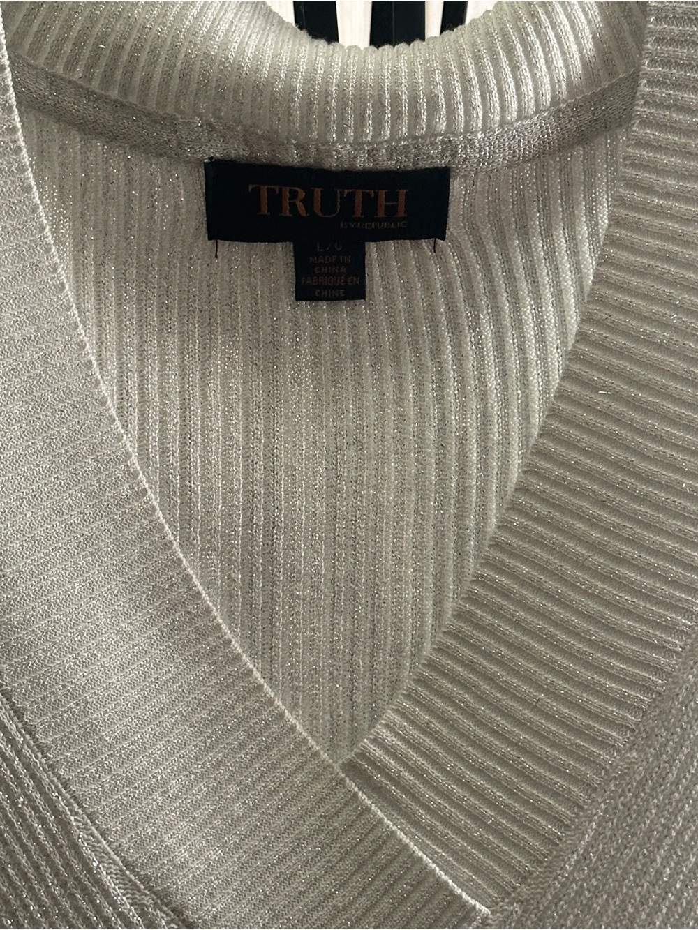 Silver Metallic V-Neck - Picture 3 of 5